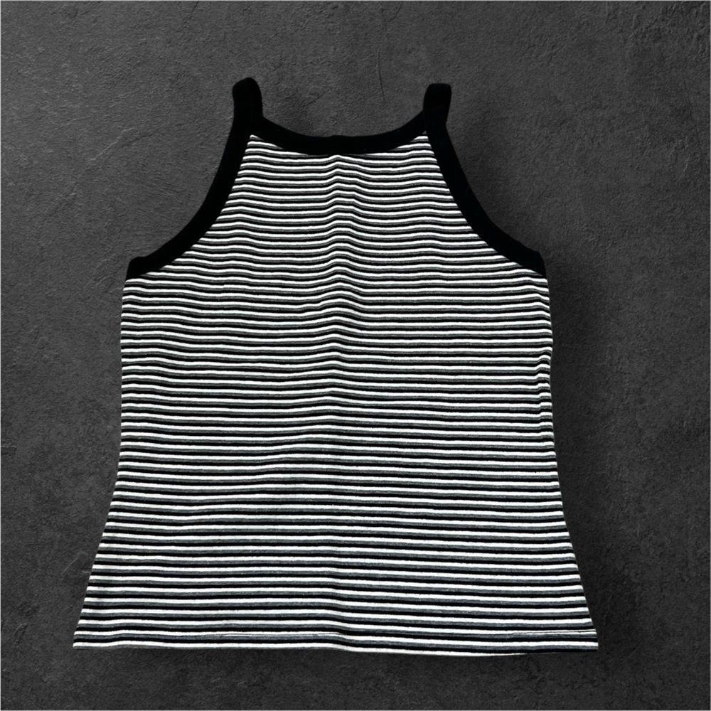 🔲GARAGE: Women size S, black/white/gray striped sleeveless crop top preowned🔲